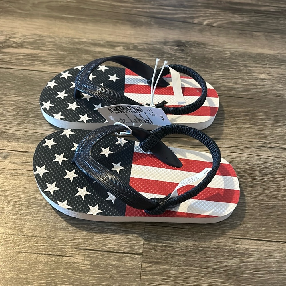Red white blue nwt toddler sandals 8-9